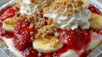 Strawberry Cheesecake Banana Pudding in a dessert bowl